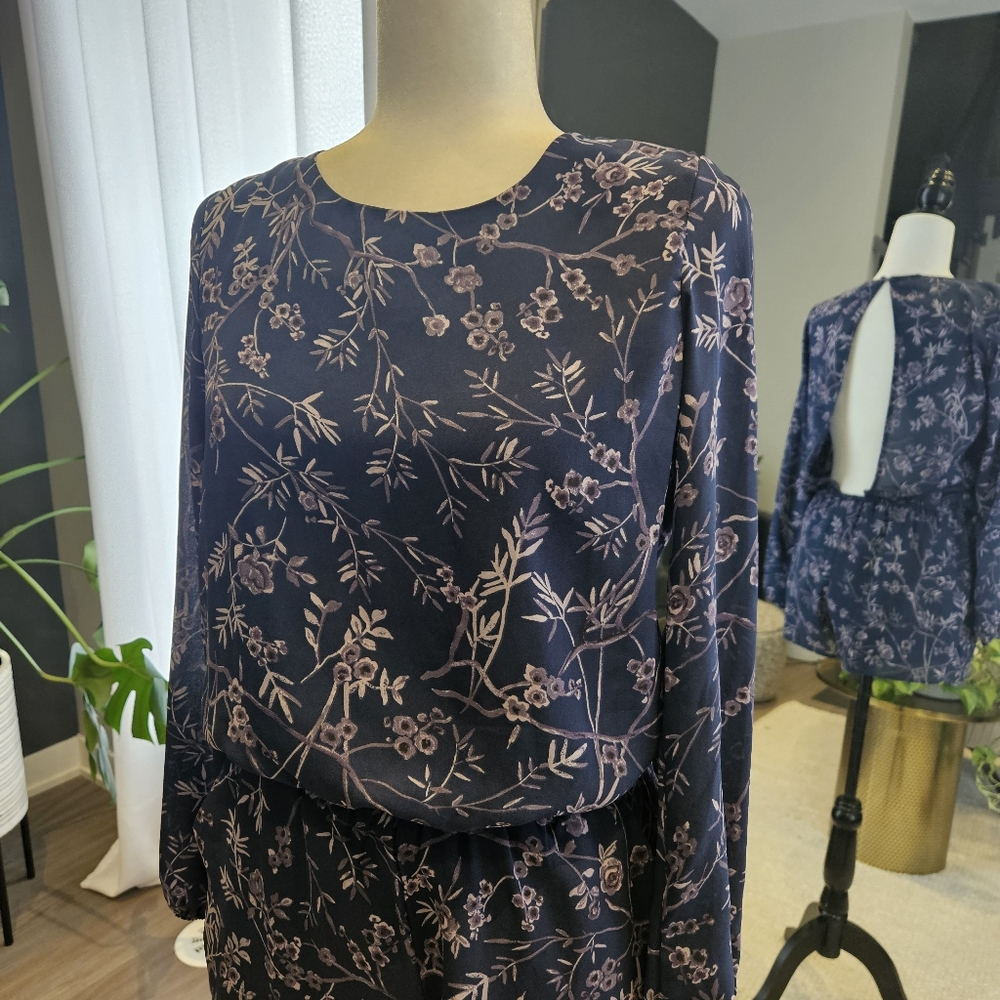 Open-back Romper - Picture 9 of 12